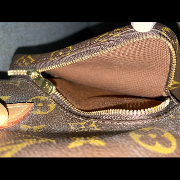 ✨Louis Vuitton Montsouris MM Vintage Backpack✨ - Picture 5 of 16